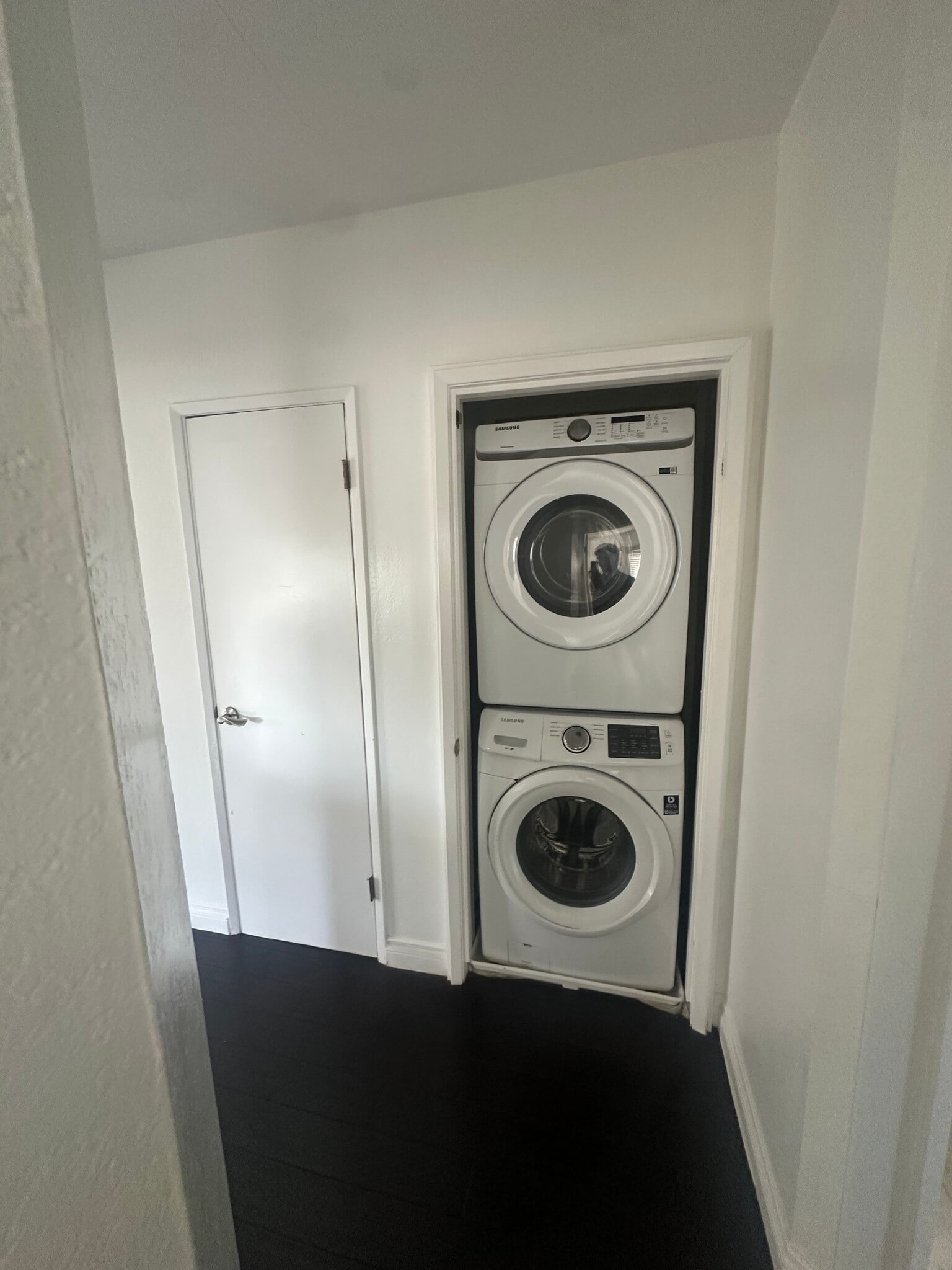 Building Photo - 36 Breeze Ave