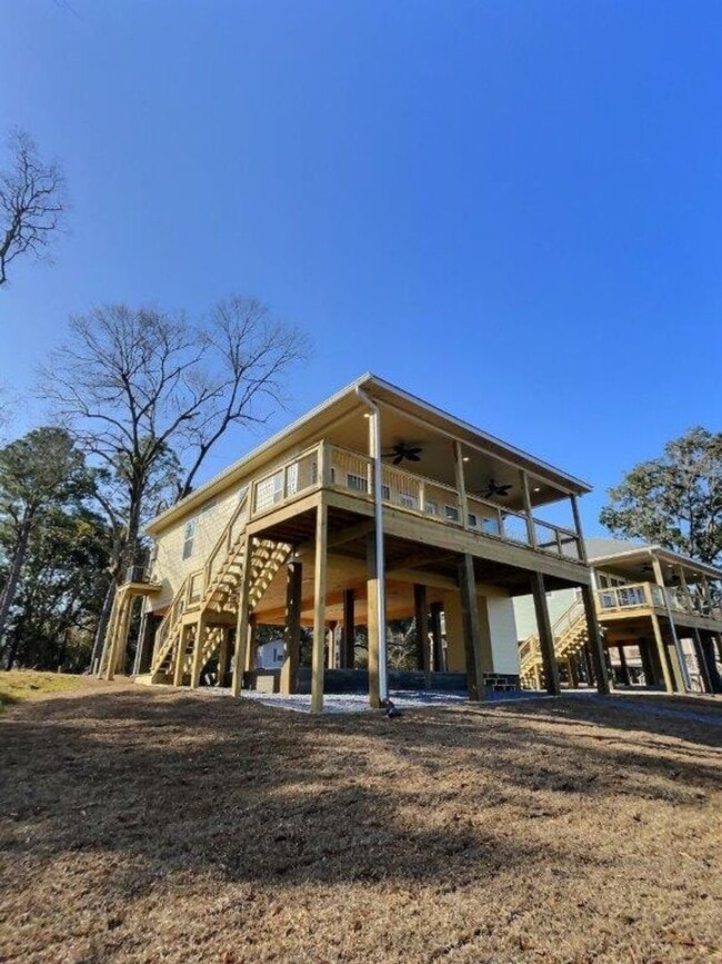 Building Photo - Fully furnished 2-bedroom house on the bayou
