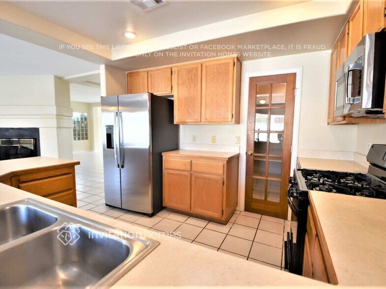 Building Photo - 8336 Hollow Wharf Dr