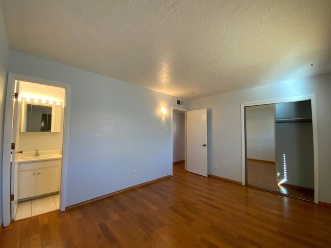 Building Photo - 3 Bedroom Single Story Home Available Near San Pedro Dr NE & McLeod Rd NE!