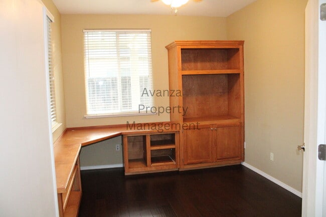 Building Photo - Home for Rent