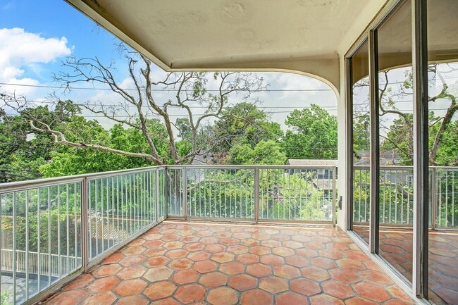 Building Photo - 3711 San Felipe St