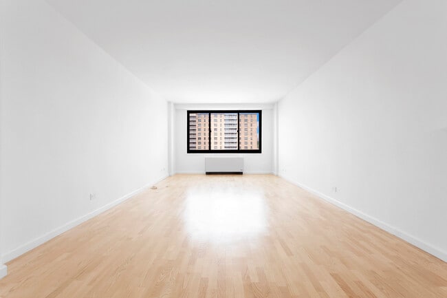 Building Photo - 40 W 135th St