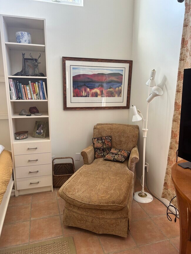 Building Photo - 942 Paseo del Sur