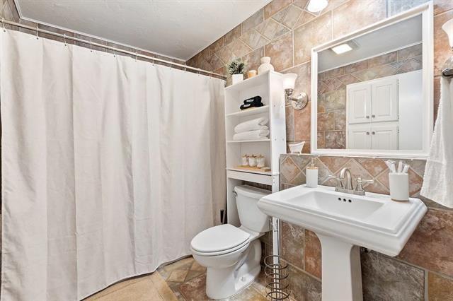 Building Photo - 10918 Listi Dr