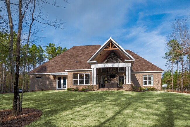 Building Photo - 621 Country Creek Ln