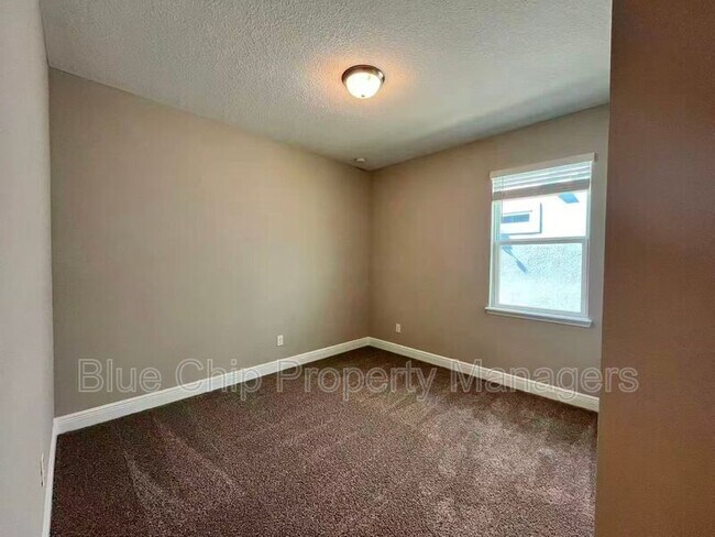 Building Photo - 368 Birkdale Dr