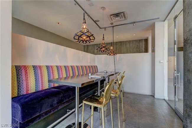 Building Photo - 353 E Bonneville Ave