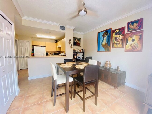 Building Photo - 6015 NW 116 Pl