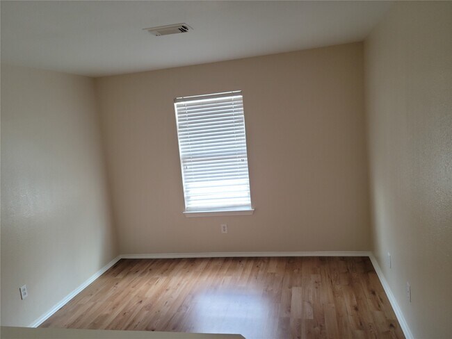 Building Photo - 7915 Summerfern Ct