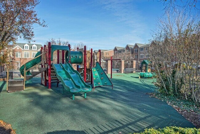 Building Photo - 379 Kingston Ct