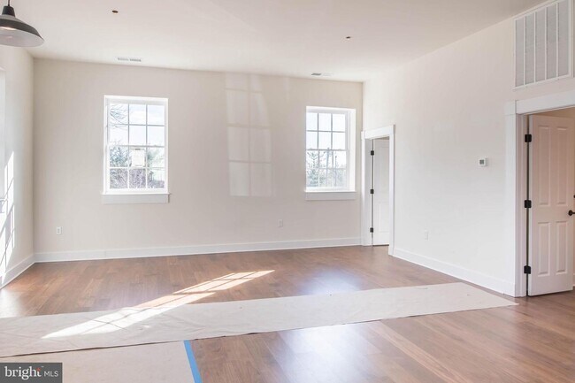 Building Photo - 3110 Crittenton Pl