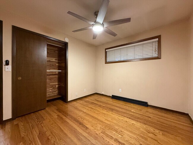 Building Photo - 12915 E Blossey Ave