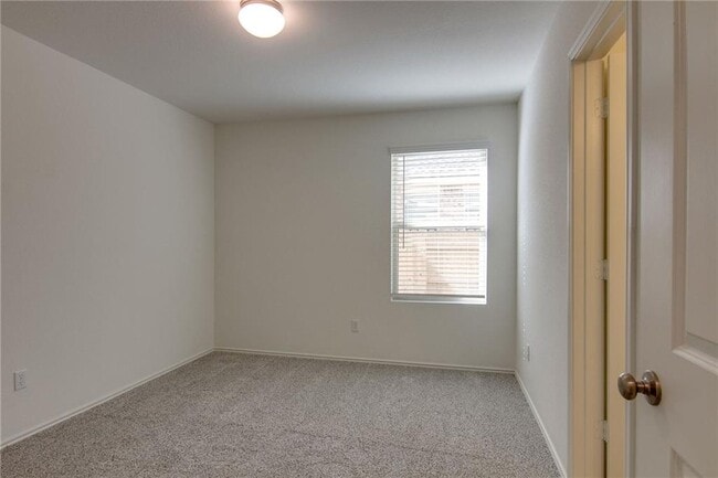 Building Photo - 1320 Chad Dr