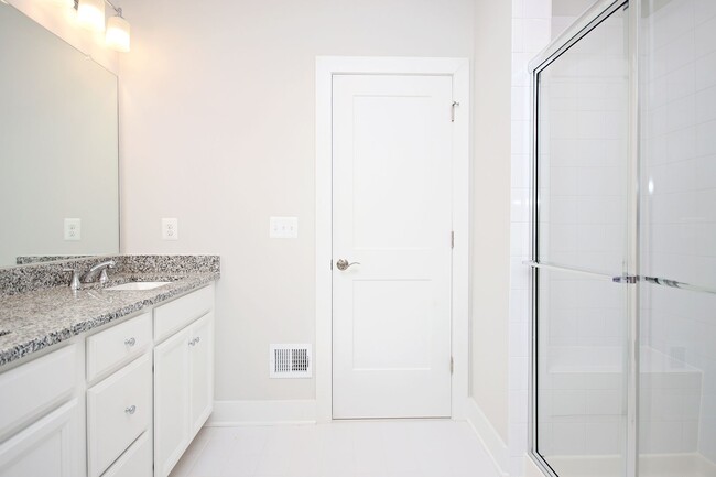 Building Photo - Pet-Friendly Brookhill Commons Townhome-Style Condo