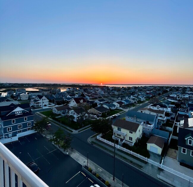 Building Photo - 236 N Derby Ave