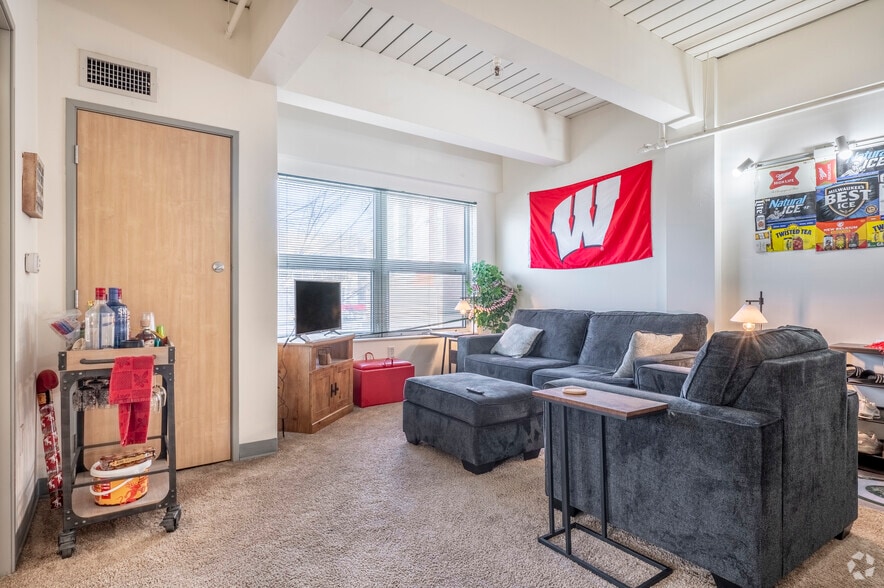 Primary Photo - Park Terrace West Apartments - Location is Everything!