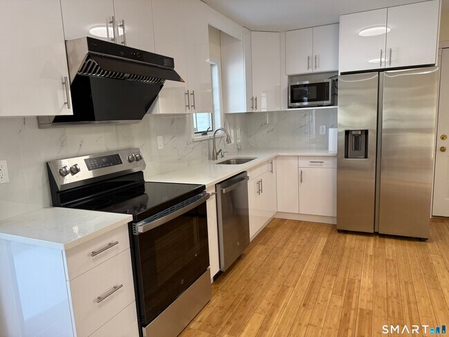 Building Photo - 29 Sherwood Terrace