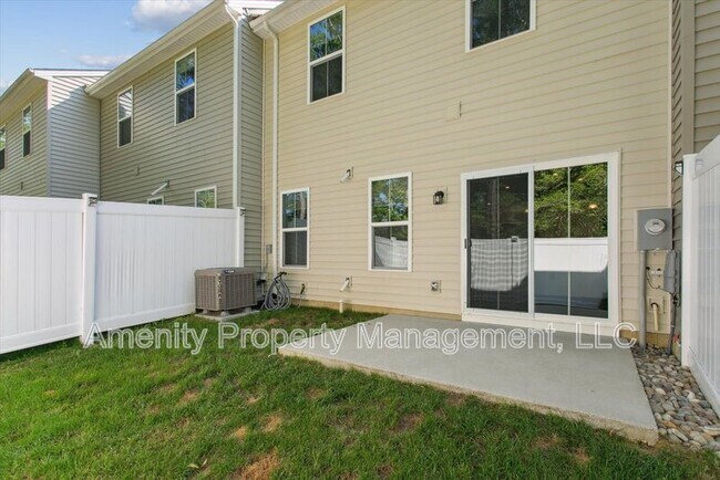 Building Photo - 205 Capeside Ct