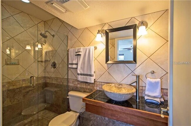 Building Photo - 540 Lindley Terrace