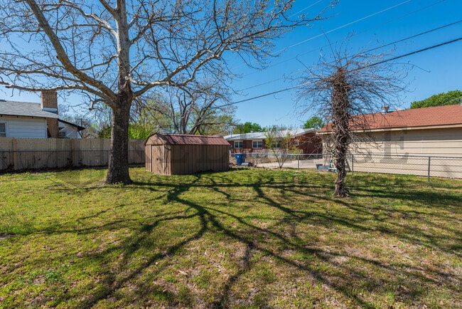Building Photo - 1232 E Galena St