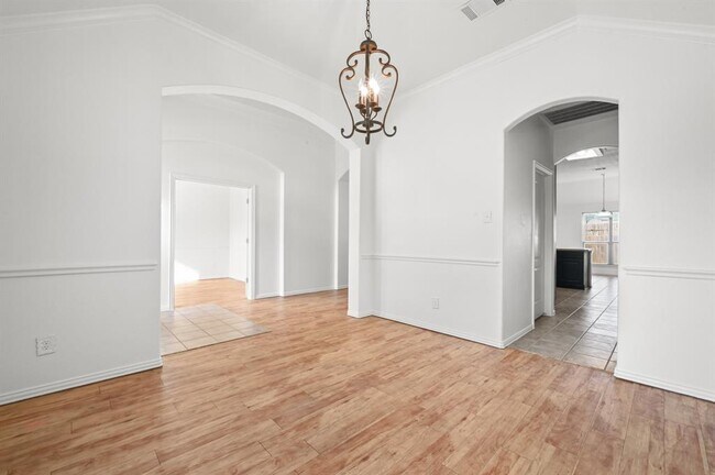 Building Photo - 1665 Amberwood Loop