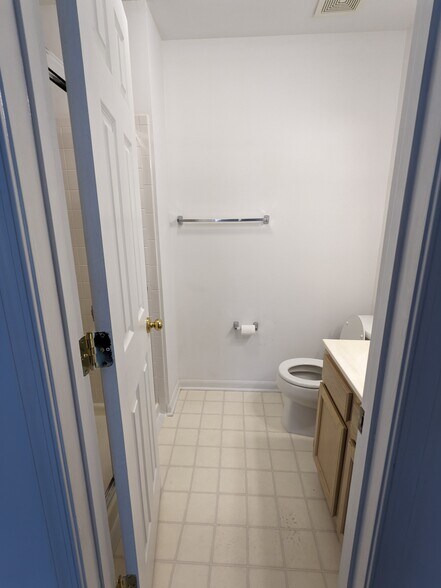 Building Photo - 13101 Briarcliff Ter