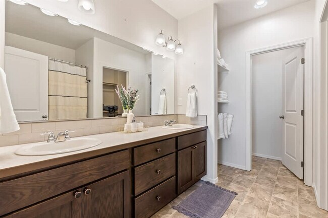 Building Photo - 3905 Winged Dove St