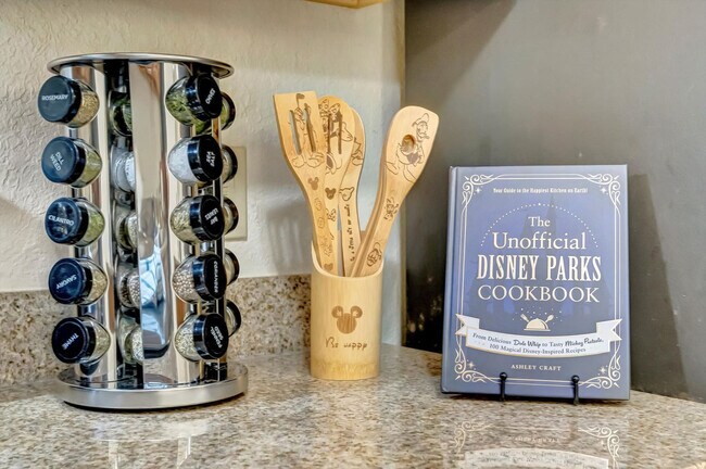 Building Photo - 12562 International Dr