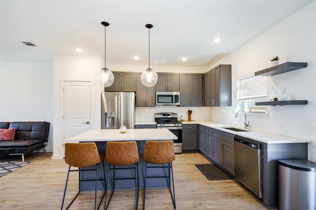 Building Photo - 2608 Ontario Dr