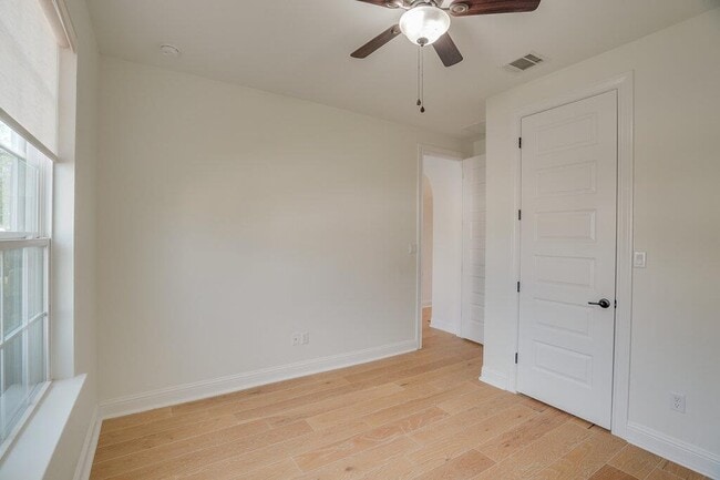 Building Photo - 19616 Summit Glory Trl