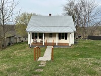 Building Photo - Nice 3 Bedroom, 1 Bathroom Home in Radford!