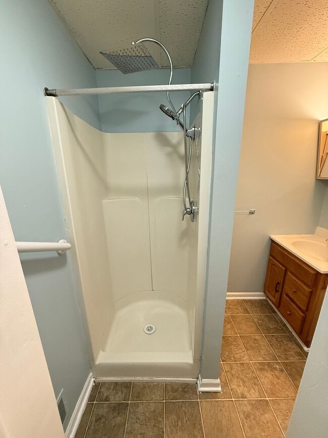 Building Photo - 504 N State St