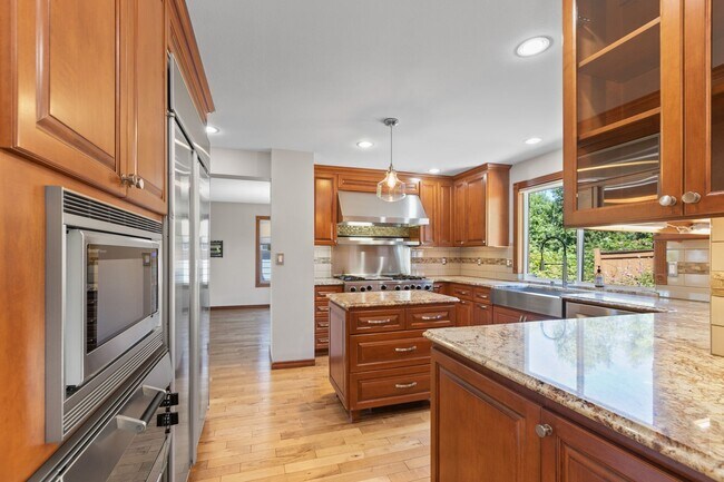 Building Photo - 3Bd/3Ba Seattle House