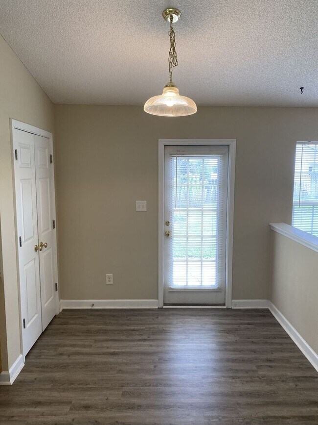 Building Photo - COMING SOON!!!  3 Bed Ranch in Monroe!