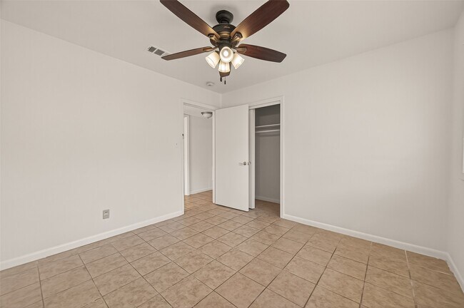 Building Photo - 6426 Mobud Dr