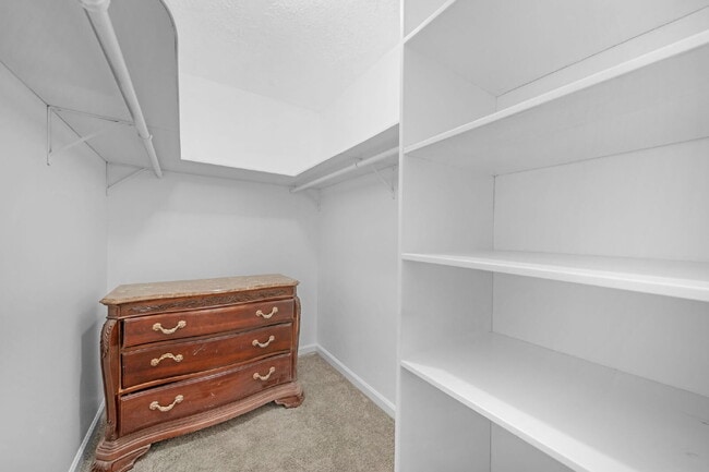 Building Photo - Experience the ultimate in lakefront lifes...