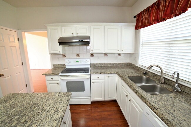 Building Photo - 8305 Grenadier Trl