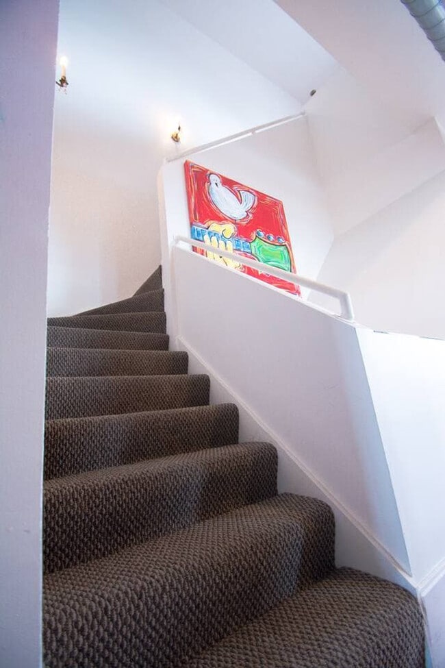 Building Photo - 1541 N Milwaukee Ave