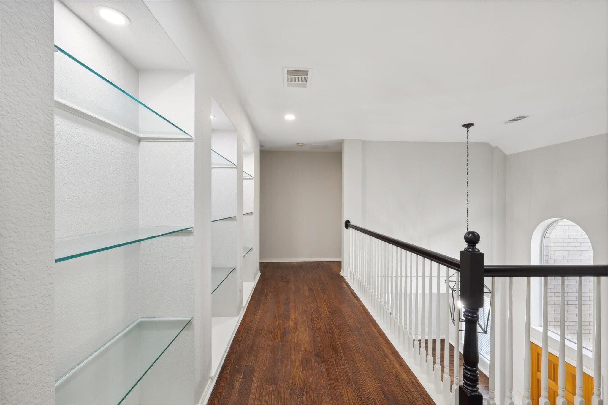 Building Photo - 6043 Fieldstone Dr
