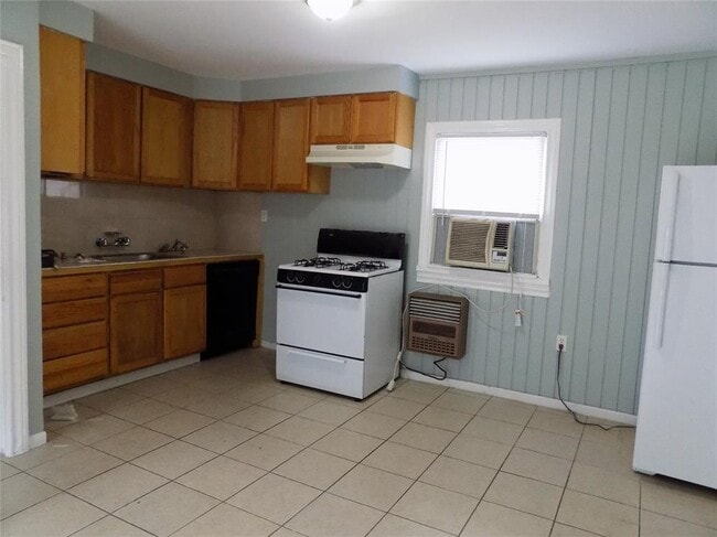 Building Photo - 1624 Bonnie Brae St