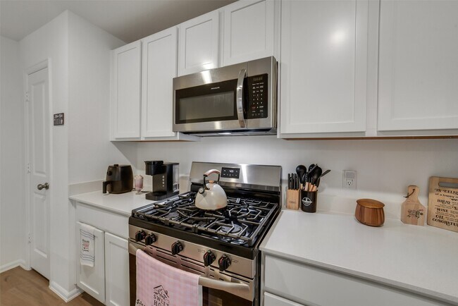 Building Photo - 27110 Breakaway Ln