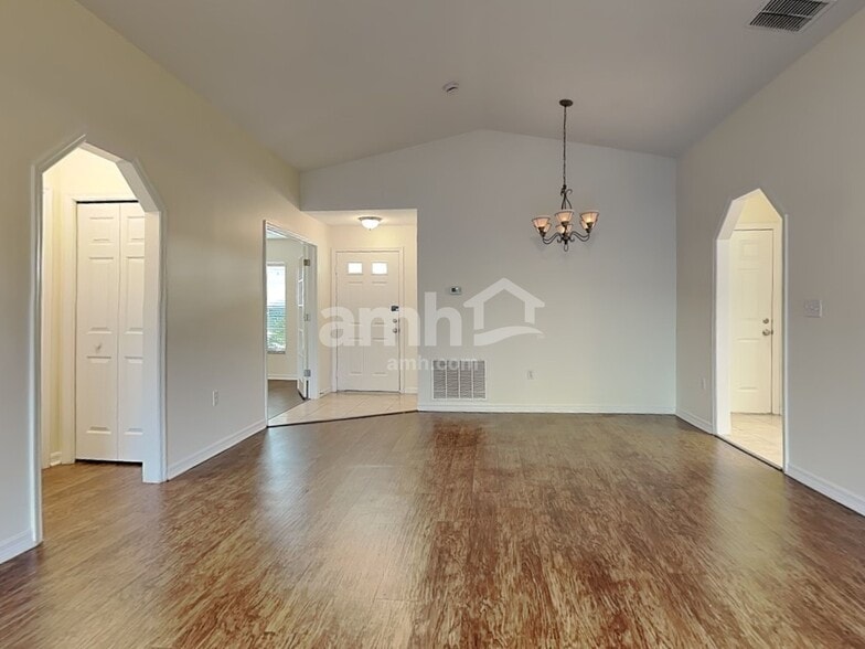 Building Photo - 1621 Christa Ct