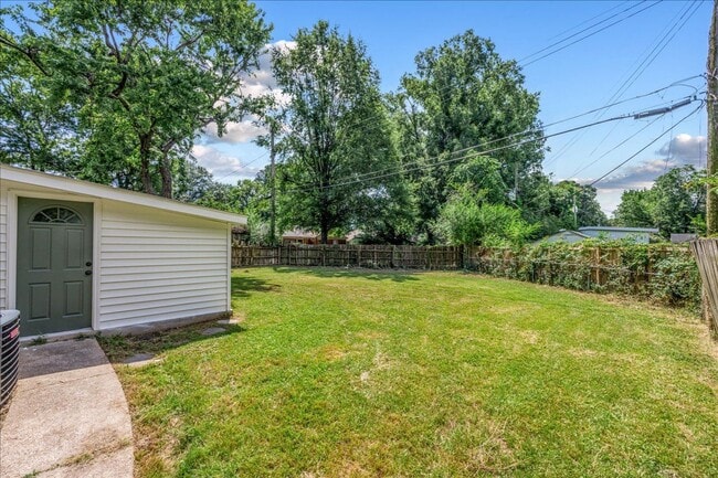 Building Photo - Bright, Comfortable 3BR/2BA Home in East Memphis — 1,400 Sq Ft!