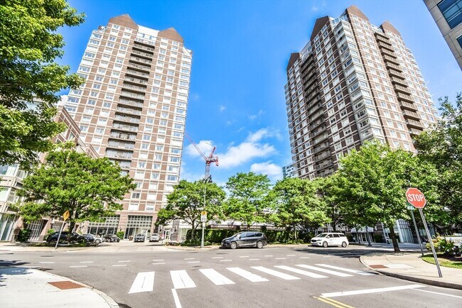 Building Photo - 10 Museum Way