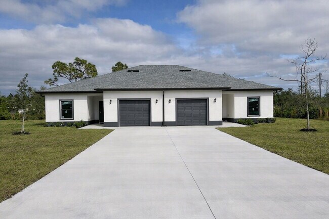 Building Photo - 1306 Saxony Cir