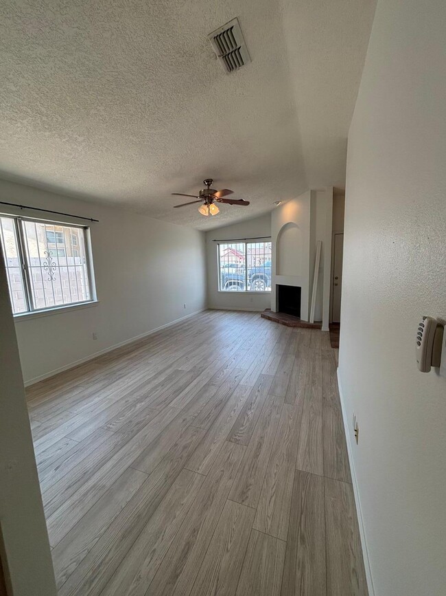 Building Photo - 7822 Desert Springs Ct SW