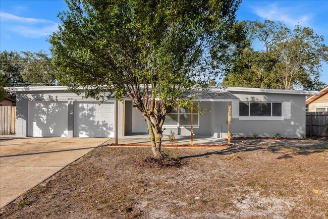 Building Photo - Fantastic 3 Bed / 2 bath Home - Section Ei...