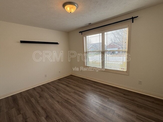 Building Photo - 3182 Morrow Dr