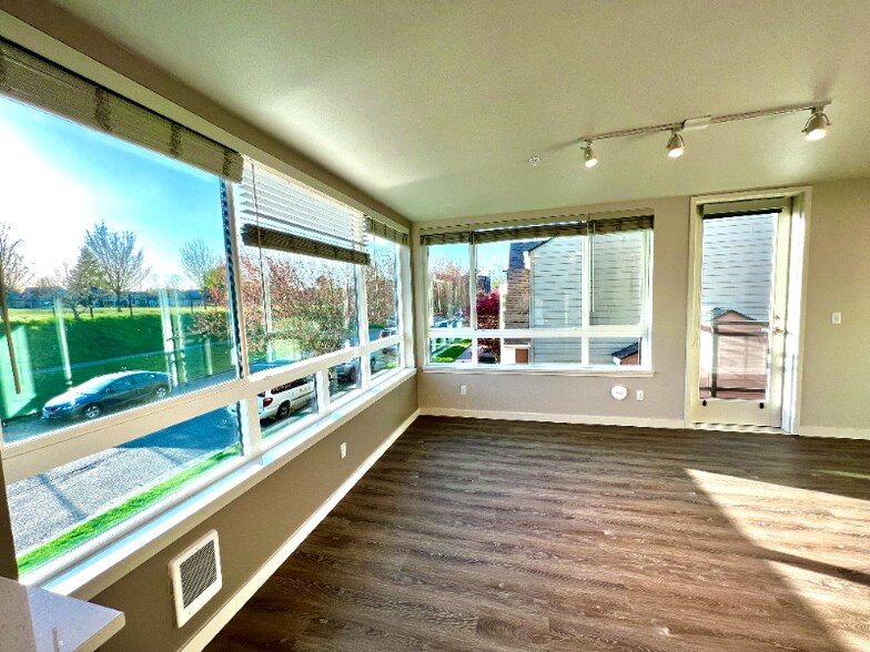 Building Photo - 2330 Yakima Ct
